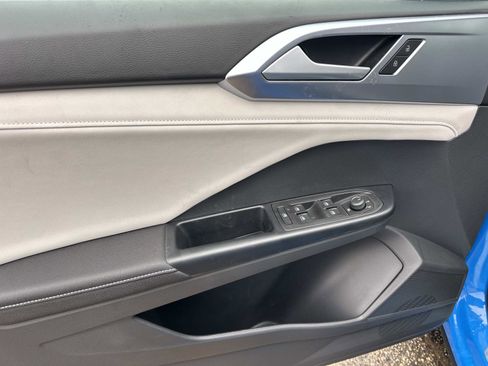 New 2026 Volkswagen Taos SE image 15