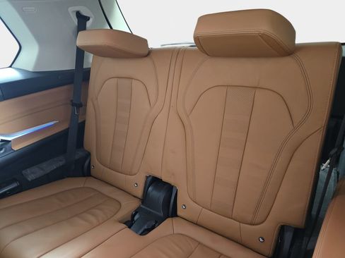 Used 2022 BMW X7 xDrive40i w/ Premium Package AWD/4WD image 17