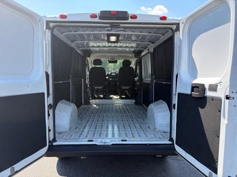 Used 2025 RAM ProMaster 2500 w/ Convenience Group FWD image 11