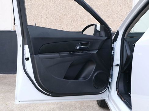 Used 2015 Chevrolet Cruze LT w/ Enhanced Safety Package FWD image 19