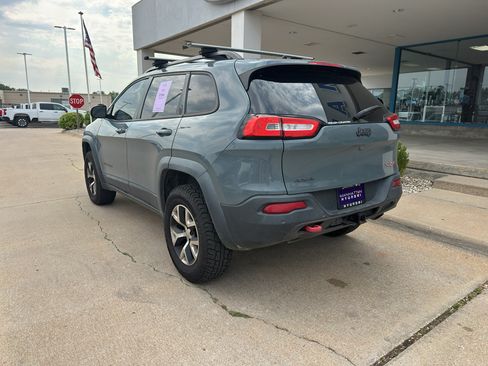 Used 2014 Jeep Cherokee Trailhawk w/ Technology Group AWD/4WD image 9