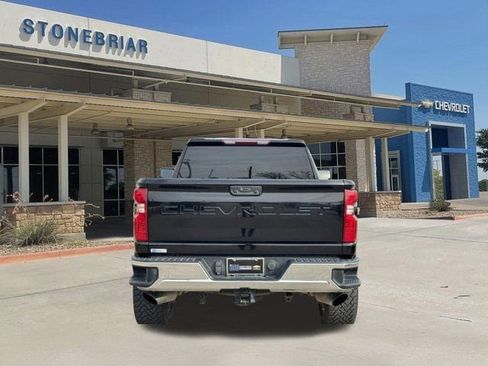 Used 2020 Chevrolet Silverado 2500 LT w/ Convenience Package image 6