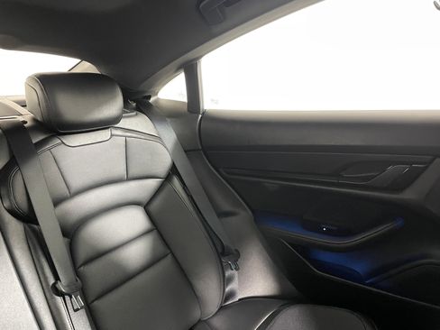 Used 2022 Porsche Taycan image 17