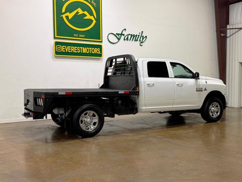 Used 2018 RAM 2500 Tradesman w/ Chrome Appearance Group image 8