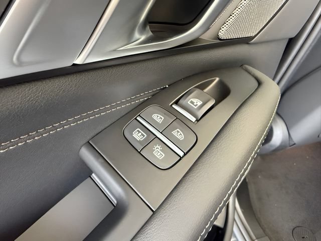 Used 2026 BMW X7 xDrive40i AWD/4WD image 26