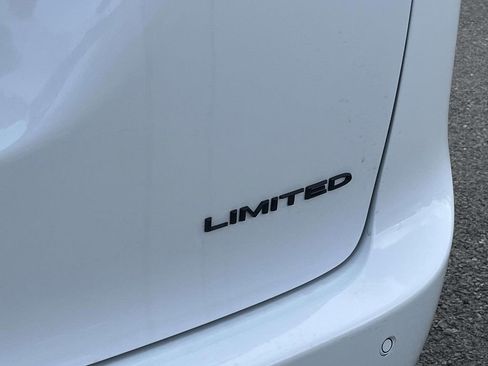 New 2026 Chrysler Pacifica Limited w/ S Appearance Package image 10