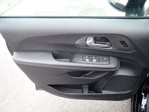 New 2026 Chrysler Pacifica Select w/ S Appearance Package AWD/4WD image 17