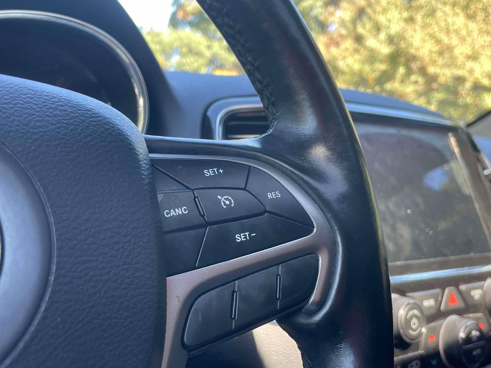 Used 2021 Jeep Grand Cherokee Limited AWD/4WD image 22