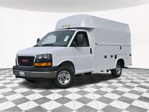 New 2025 GMC Savana 3500 w/ Power Convenience Package image 2