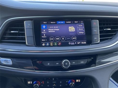 Used 2024 Buick Enclave Premium image 22