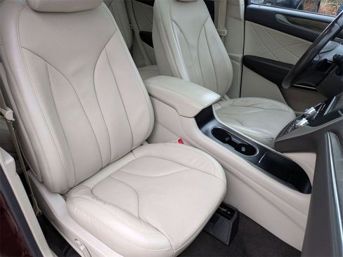 Used 2019 Lincoln MKC Reserve w/ MKC Climate Package image 30