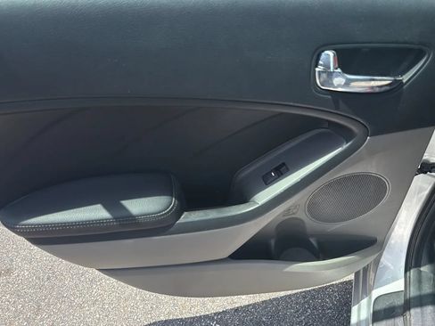 Used 2015 Kia Forte LX FWD image 10