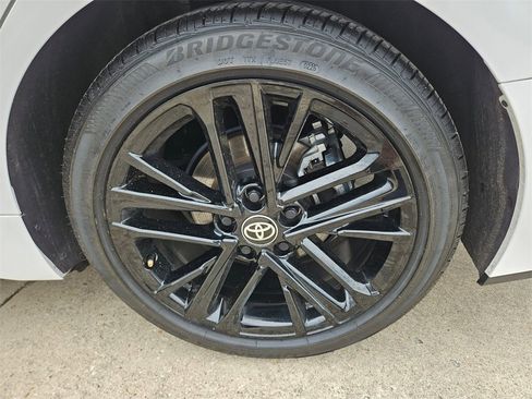 Used 2025 Toyota Camry SE image 25