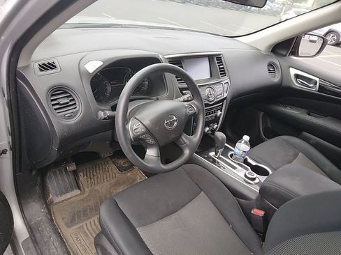 Used 2017 Nissan Pathfinder S AWD/4WD image 5