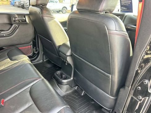 Used 2017 Jeep Wrangler Unlimited Rubicon image 24