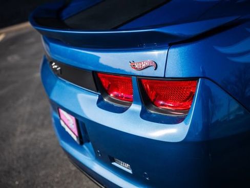 Used 2013 Chevrolet Camaro SS w/ Hot Wheels Special Edition image 35