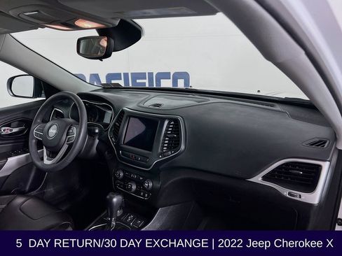 Used 2022 Jeep Cherokee Latitude image 32