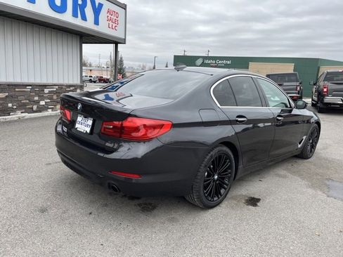 Used 2018 BMW 530i w/ Premium Package image 10