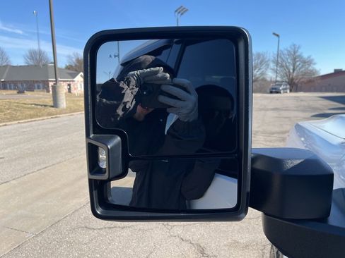 Used 2024 GMC Sierra 1500 AT4 w/ Technology Package image 39