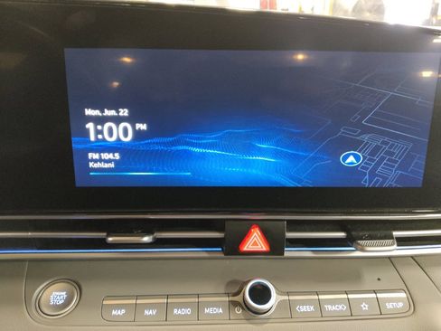 Used 2025 Hyundai Elantra SEL FWD image 25