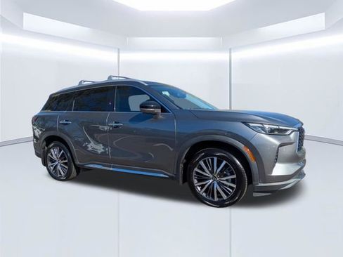 Used 2023 INFINITI QX60 Sensory w/ Vision Package image 2