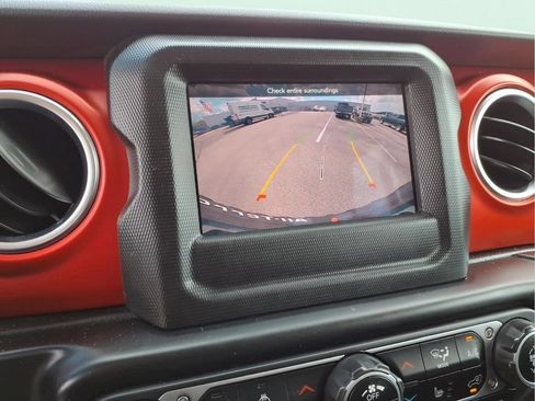Used 2021 Jeep Wrangler Unlimited Rubicon w/ LED Lighting Group AWD/4WD image 26