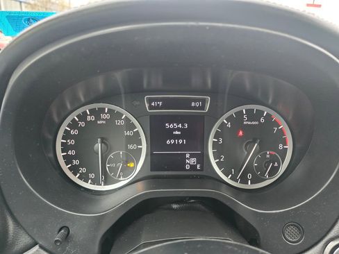 Used 2018 INFINITI QX30 Premium w/ Cargo Package image 19