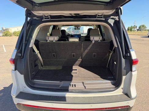 Used 2022 Lincoln Navigator Reserve AWD/4WD image 17