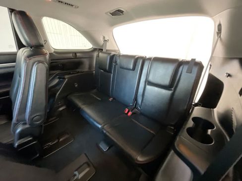 Used 2019 Toyota Highlander SE AWD/4WD image 24