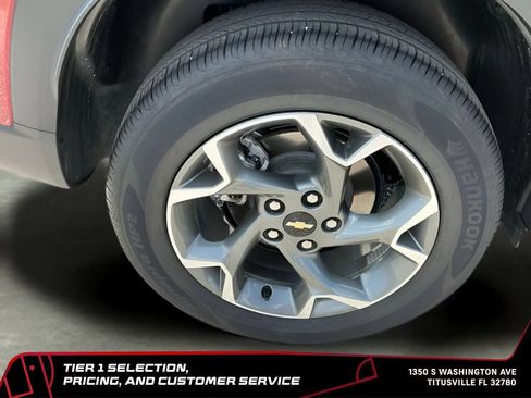 Used 2025 Chevrolet Trax LT w/ LT Convenience Package FWD image 21