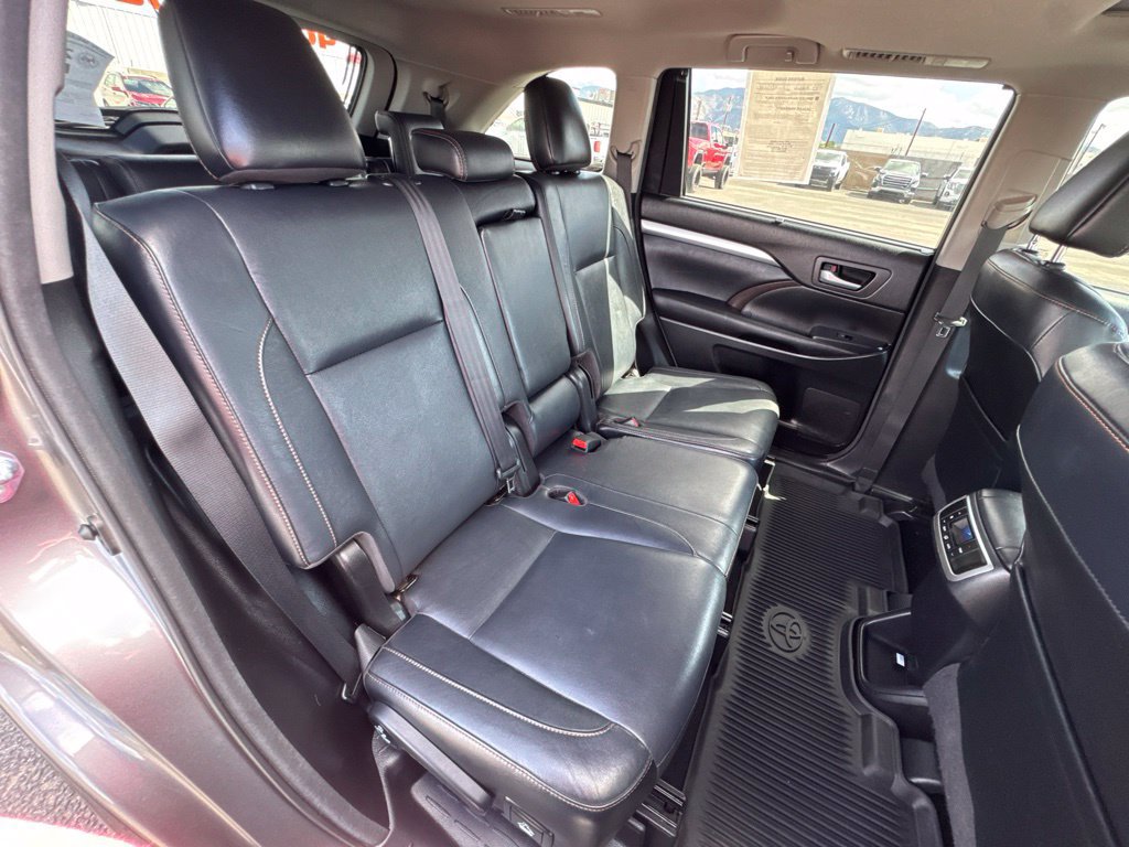 Used 2017 Toyota Highlander XLE AWD/4WD image 23