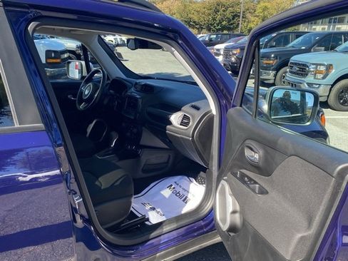 Used 2021 Jeep Renegade Latitude w/ Convenience Group image 28