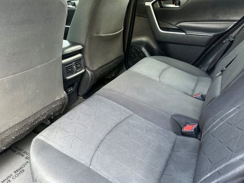 Certified 2022 Toyota RAV4 XLE w/ Convenience Package FWD image 4