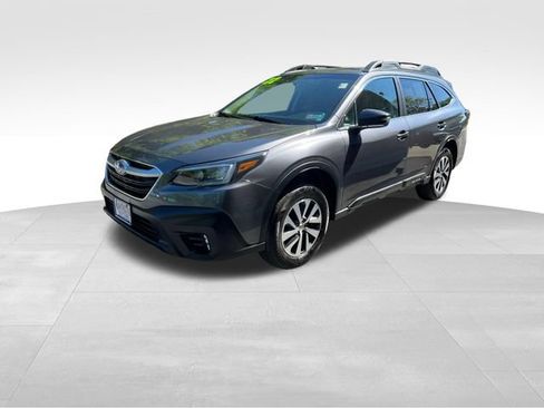 Used 2022 Subaru Outback Premium AWD/4WD image 3