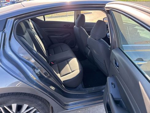 Used 2024 Nissan Altima 2.5 SV image 12