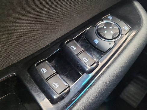 Used 2019 Ford Edge SEL FWD image 27