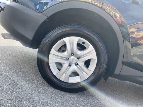 Used 2015 Toyota RAV4 LE AWD/4WD image 12