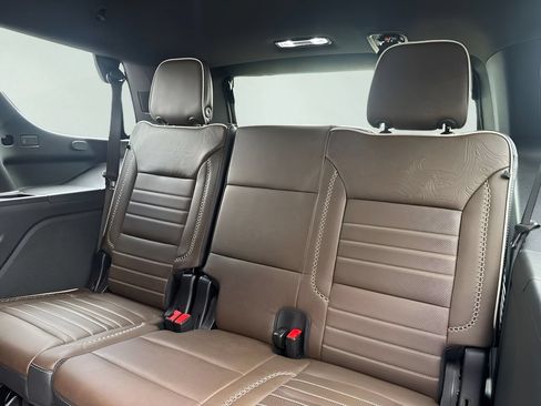 New 2026 GMC Yukon Denali Ultimate w/ LPO, Floor Liner Package AWD/4WD image 25