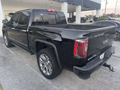 Used 2017 GMC Sierra 1500 Denali w/ Denali Ultimate Package image 11