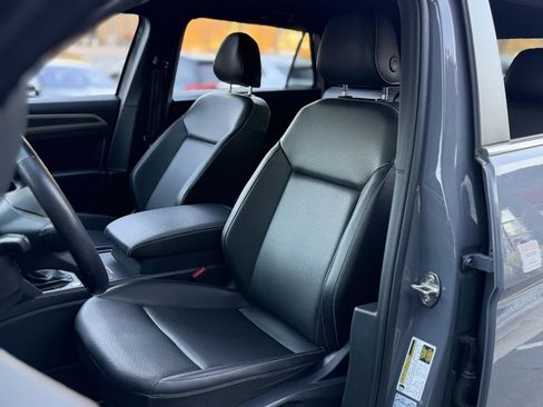 Used 2020 Volkswagen Atlas Cross Sport SE image 26