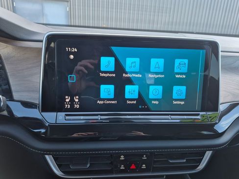 Used 2025 Volkswagen Atlas SE image 17