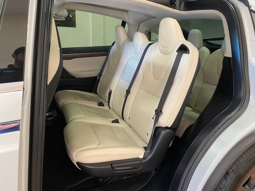 Used 2018 Tesla Model X AWD/4WD image 40