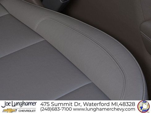 New 2026 Chevrolet Suburban LT image 21