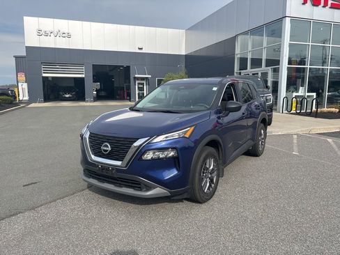 Used 2023 Nissan Rogue S image 3