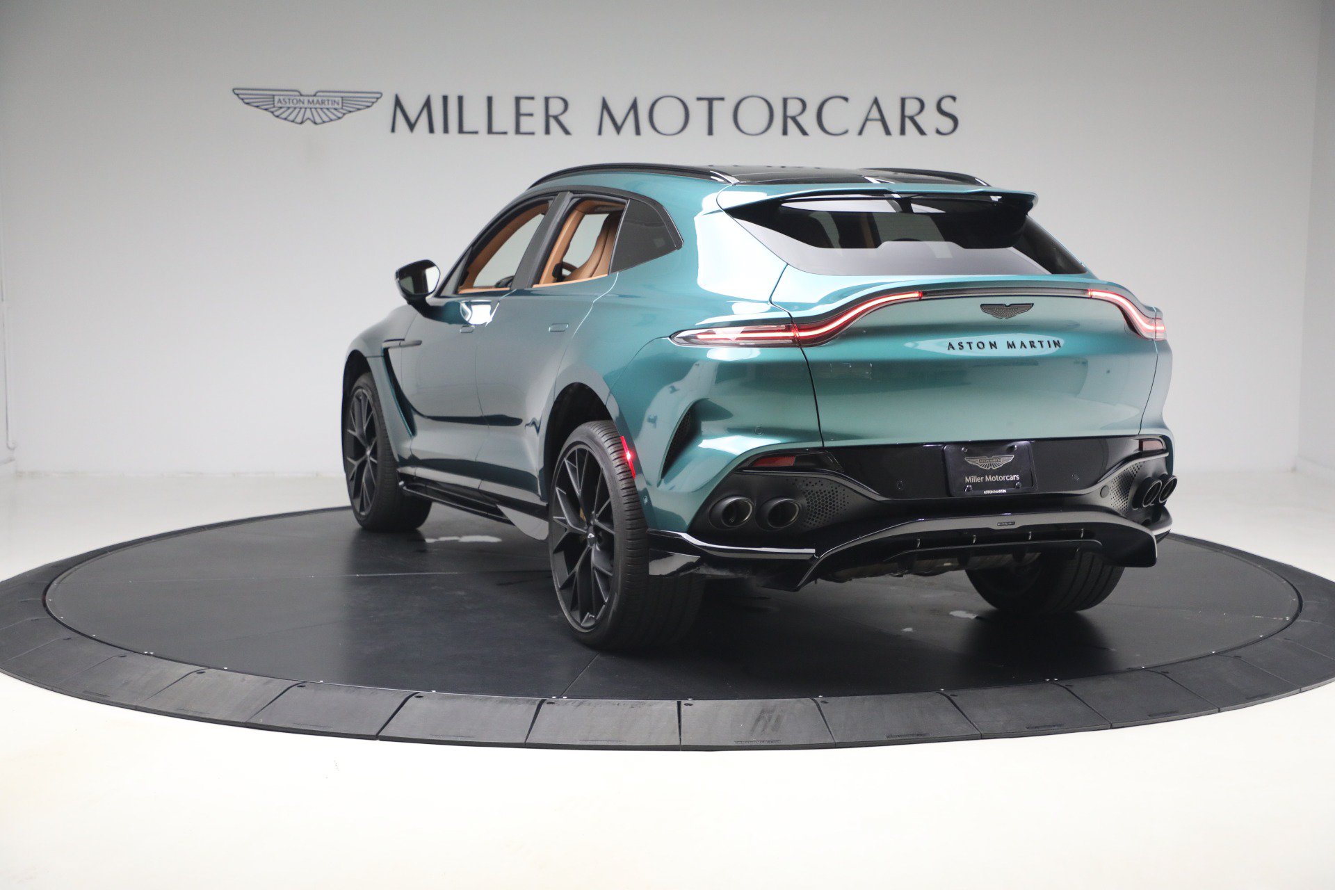 Used 2025 Aston Martin DBX 707 AWD/4WD image 5