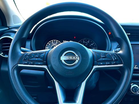 Used 2023 Nissan Kicks SV image 27