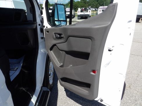 Used 2025 Ford Transit 250 Low Roof w/ Exterior Upgrade Package RWD image 29