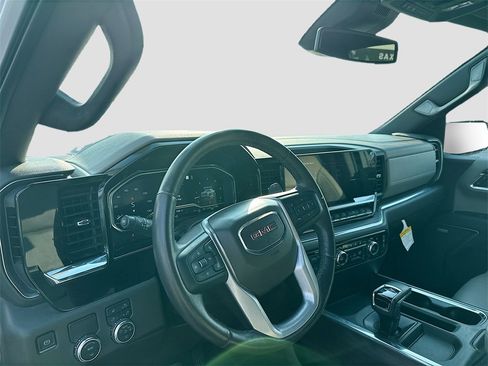 Used 2023 GMC Sierra 1500 SLT image 12