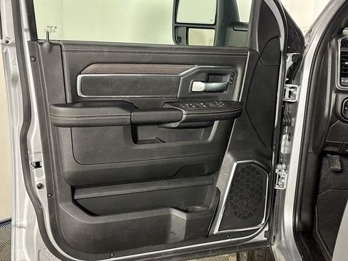 New 2026 RAM 2500 Laramie AWD/4WD image 10