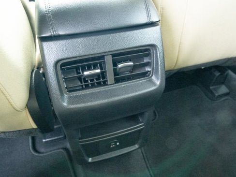 Used 2022 Ford Edge SE image 33